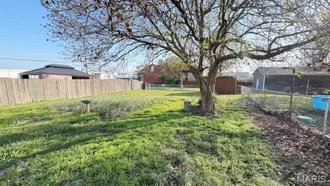 322 E Davis St, Saint Louis, MO 63111 photo 10