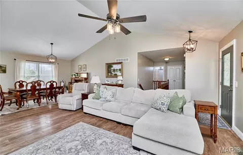 Entry Way - 110 Bruning Ln, Troy, MO 63379 photo 1 of 4