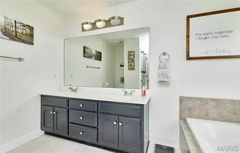 Bath - 110 Bruning Ln, Troy, MO 63379 photo 3 of 5
