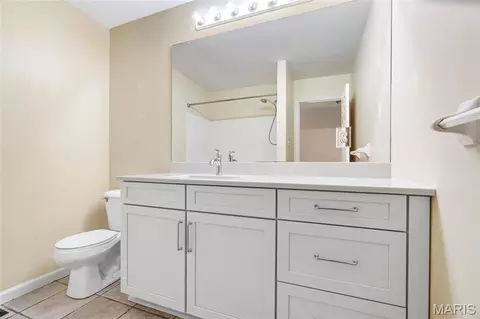 Bath - 679 Bluffs View Ct, Eureka, MO 63025 photo 2 of 5