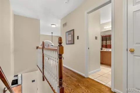 Entry Way - 679 Bluffs View Ct, Eureka, MO 63025 photo 3 of 3