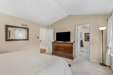 Bedroom - 679 Bluffs View Ct, Eureka, MO 63025 photo 6 of 6