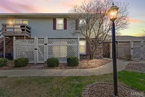 1324 Normandy Dr, Godfrey, IL 62035