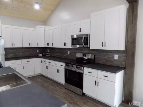 Kitchen - 10801 Barley Ct, Rolla, MO 65401 photo 2 of 5