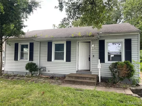 334 Lancashire Rd, Saint Louis, MO 63137