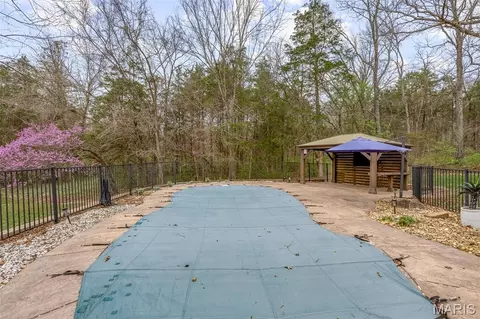 Exterior - 401 Jasper Rd, Festus, MO 63028 photo 6 of 11