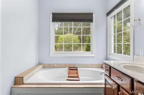 Bath - 401 Jasper Rd, Festus, MO 63028 photo 5 of 10