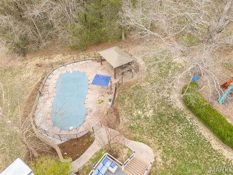 Exterior - 401 Jasper Rd, Festus, MO 63028 photo 9 of 11