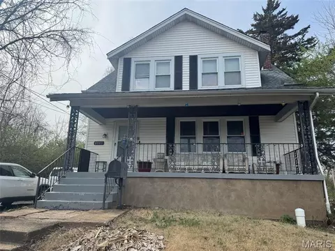 8801 Blewett Ave, Jennings, MO 63136