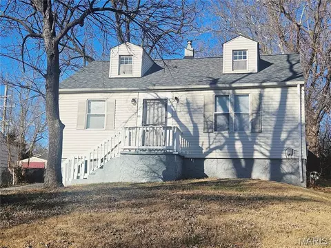 491 Adrian Dr, Saint Louis, MO 63137