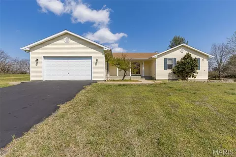 13113 Lakewood Dr, Sainte Genevieve, MO 63670