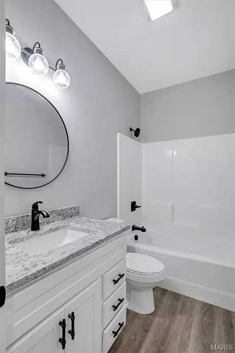 Bath - 111 Ventnor Ave, Union, MO 63084 photo 2 of 3