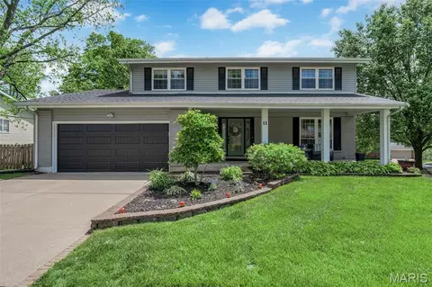 11 Foxcliff Ct, Ballwin, MO 63011
