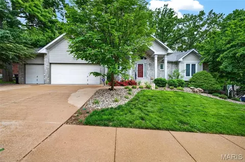 5127 Quail Creek Estates Ct, Saint Louis, MO 63128
