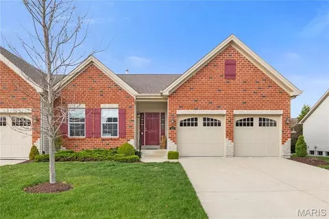 1117 Spruce Forest Dr, Lake Saint Louis, MO 63367