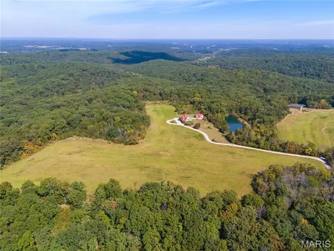 507 Leach Branch Rd, Hermann, MO 65041