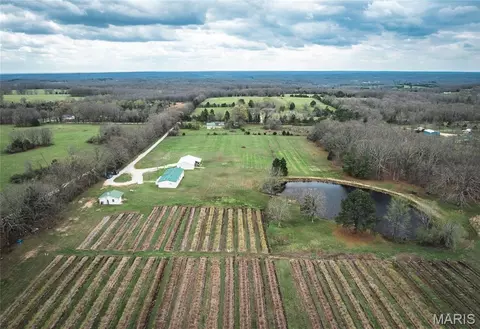 552 Lick Creek Rd, Leasburg, MO 65535