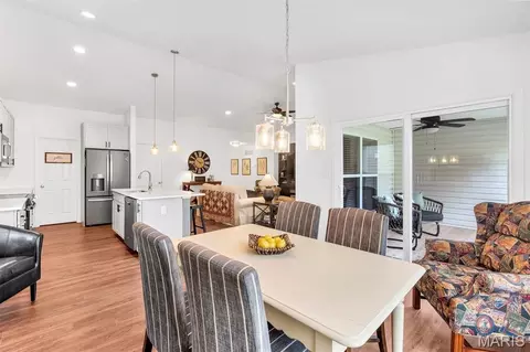 Dining - 1534 Cascade Ln, Eureka, MO 63025 photo 2 of 2