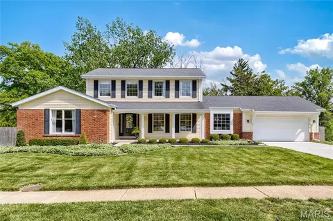 1870 Buckington Dr, Chesterfield, MO 63017