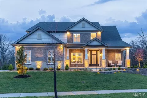 973 Tara Ct, Chesterfield, MO 63005