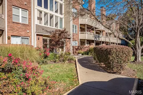 1010 Thoreau Ct #301, Saint Louis, MO 63146