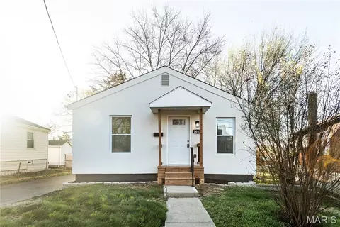1402 Dammert Ave, Saint Louis, MO 63125