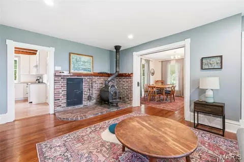 Living - 11 Skyview Way, Pacific, MO 63069 photo 2 of 3