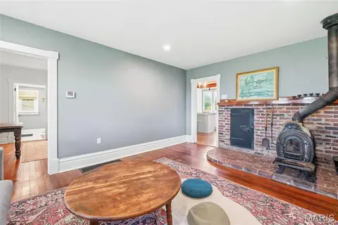 Living - 11 Skyview Way, Pacific, MO 63069 photo 3 of 3