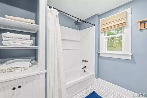 Bath - 11 Skyview Way, Pacific, MO 63069 photo 4 of 6