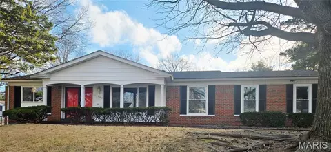 11760 Sheffield Dr, Florissant, MO 63033
