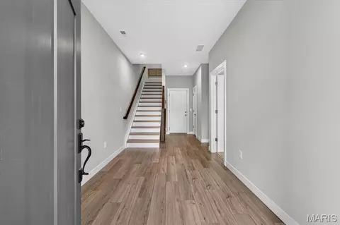 Entry Way - 8933 Eager Rd, Saint Louis, MO 63144 photo 4 of 4