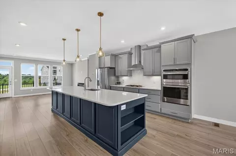 Kitchen - 8933 Eager Rd, Saint Louis, MO 63144 photo 2 of 3