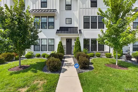 Other - 8933 Eager Rd, Saint Louis, MO 63144 photo 5 of 6