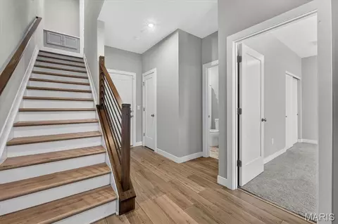 Entry Way - 8933 Eager Rd, Saint Louis, MO 63144 photo 3 of 4