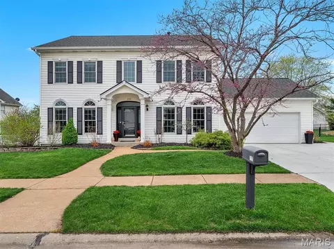 205 Harbour Pointe Dr, Wildwood, MO 63040