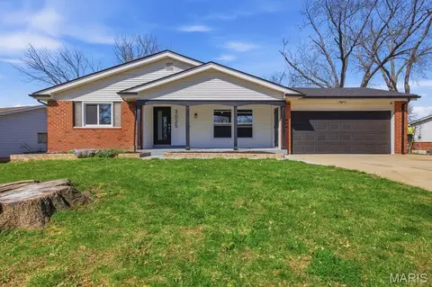 3025 Chadwick Dr, Florissant, MO 63033