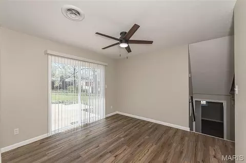 Living - 18 Golf Dr, Sullivan, MO 63080 photo 5 of 9