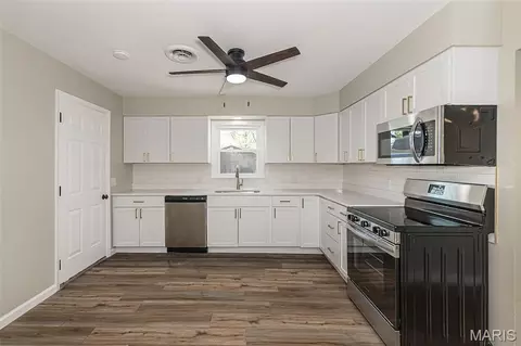 Kitchen - 18 Golf Dr, Sullivan, MO 63080 photo 1 of 2