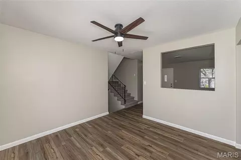 Living - 18 Golf Dr, Sullivan, MO 63080 photo 6 of 9