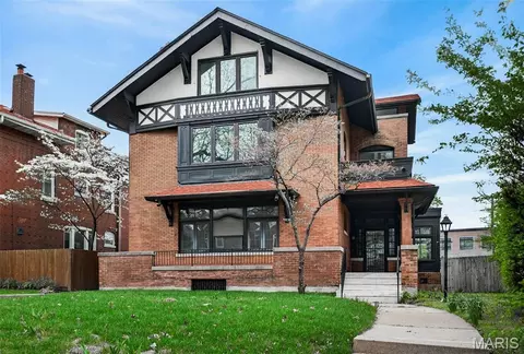 6203 Washington Ave, Saint Louis, MO 63130