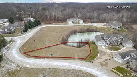 1826 Sycamore Hill Dr, Godfrey, IL 62035