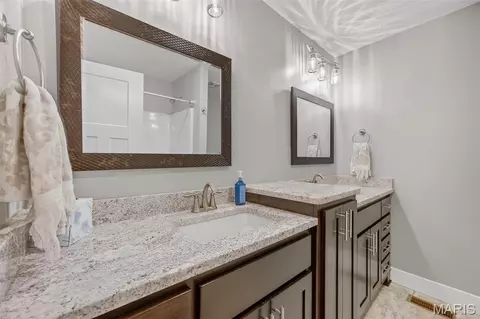 Bath - 853 E Apollo Ct, Nixa, MO 65714 photo 3 of 4