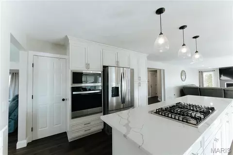 Kitchen - 10605 Larson Ln, Rolla, MO 65401 photo 5 of 17
