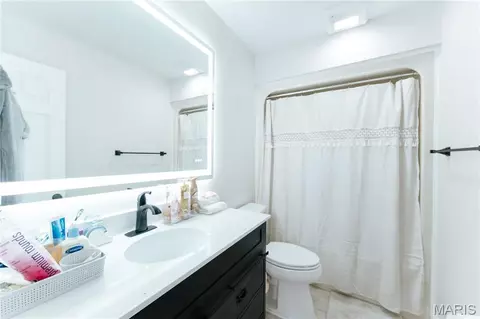 Bath - 10605 Larson Ln, Rolla, MO 65401 photo 13 of 13