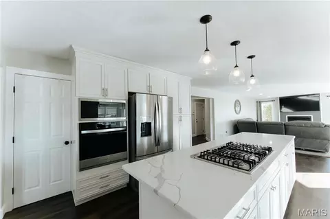Kitchen - 10605 Larson Ln, Rolla, MO 65401 photo 6 of 17
