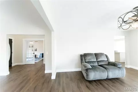 Entry Way - 10605 Larson Ln, Rolla, MO 65401 photo 5 of 6