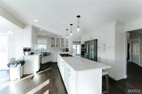 Kitchen - 10605 Larson Ln, Rolla, MO 65401 photo 9 of 17