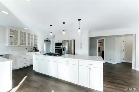 Kitchen - 10605 Larson Ln, Rolla, MO 65401 photo 4 of 17