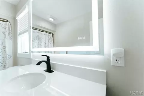 Bath - 10605 Larson Ln, Rolla, MO 65401 photo 11 of 13