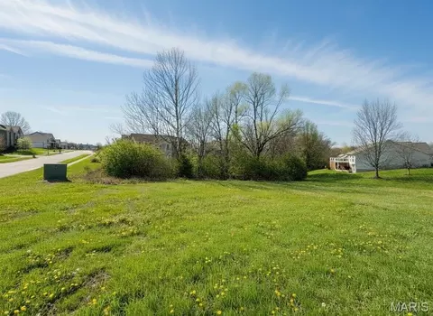 807 Liberty Creek Dr, Wentzville, MO 63385